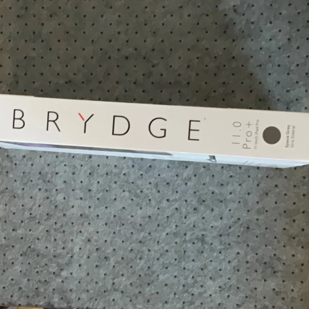 BRYDGE Wireless keyboard with trackpad & magnetic cover for 11-inch iPad Pro